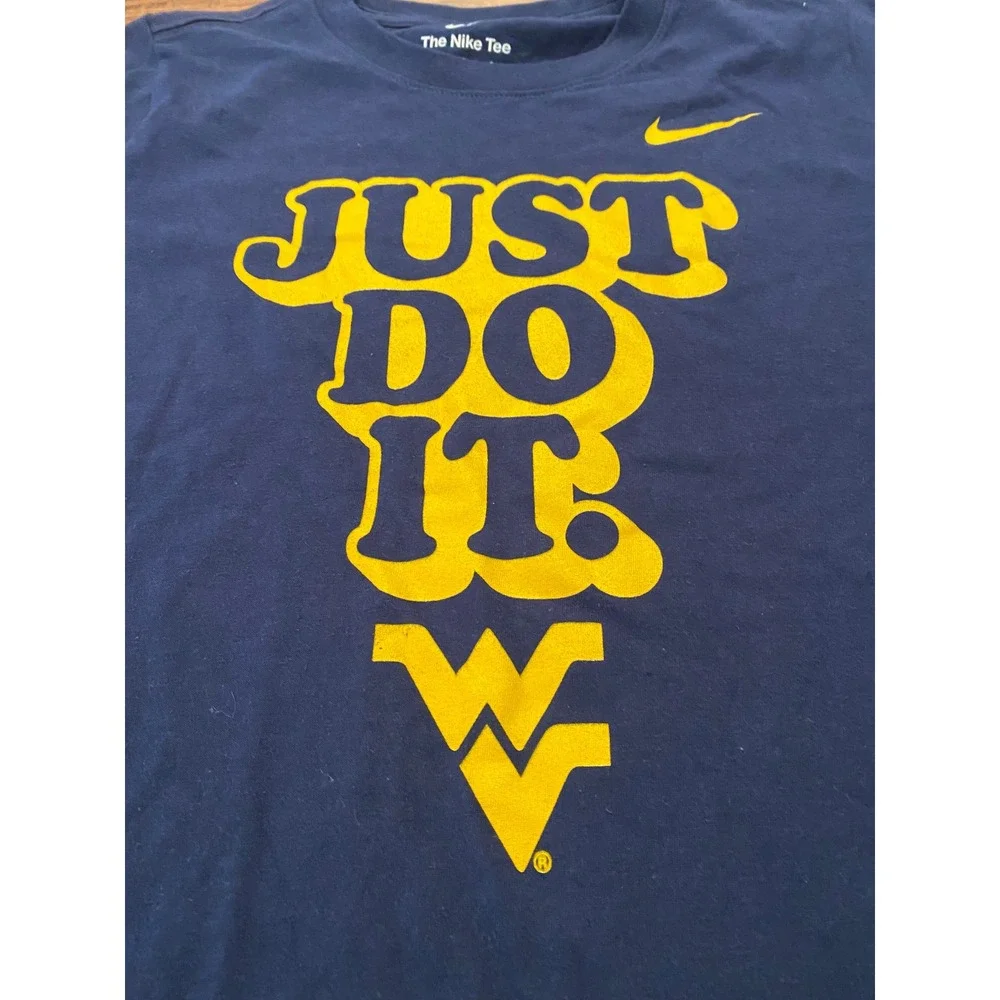 Nike West Virginia Mountaineers Just Do It Navy Blue Graphic T-Shirt Boys Large